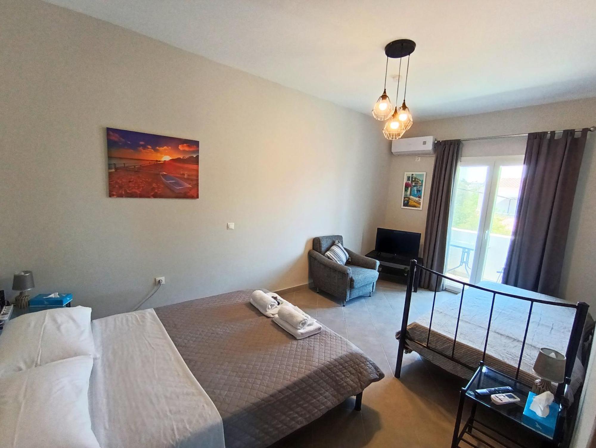 Airport Palmtree Apartments - 15Min From Airport Artemida  Exterior foto